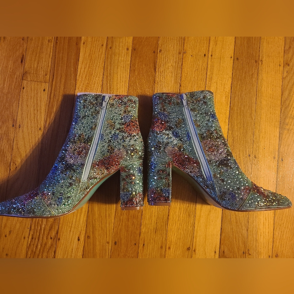 Betsey Johnson Green Crystal Pointed Toe Ankle Booties - Picture 3 of 4